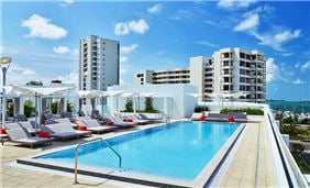 Swimming Pool of Art Ovation Hotel, Autograph Collection at Sarasota, Florida